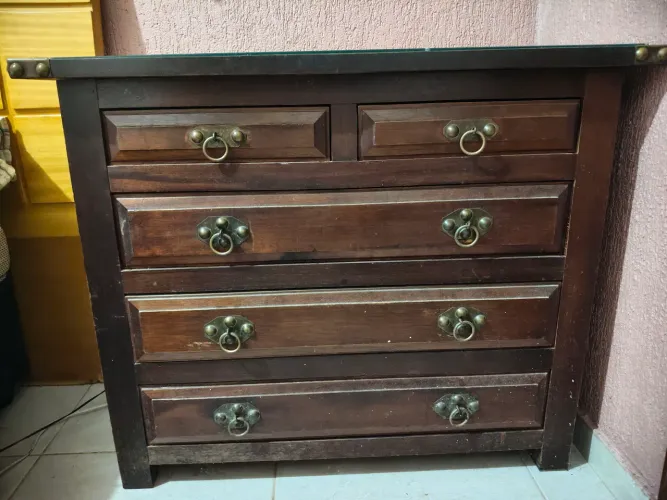 Cômoda retrô de madeira maciça 