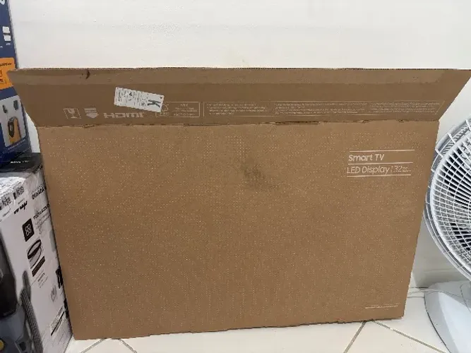 SMART TV SAMSUNG 32 BUSINESS LS32BETBLGGXZD TIZEN HD WIFI HDMI USB PRETO