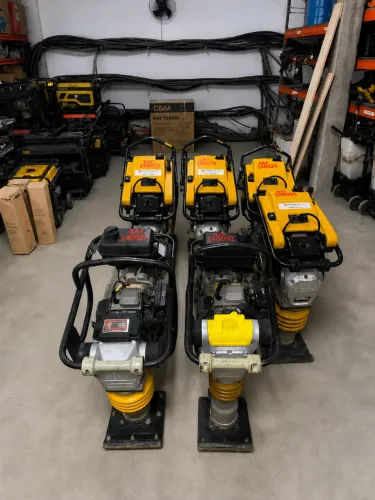 VENDE-SE COMPACTADORA DE SOLO DA TOYAMA