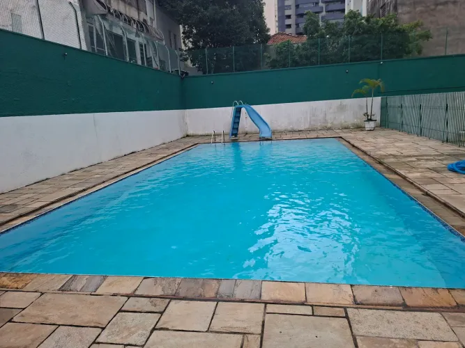 Piscineiro ou auxiliar