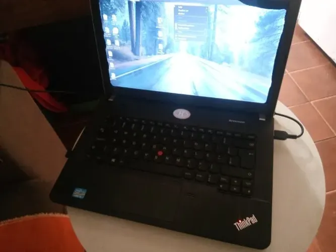 Notebook Lenovo i3, 8 Gb ram, HD 500 Gb