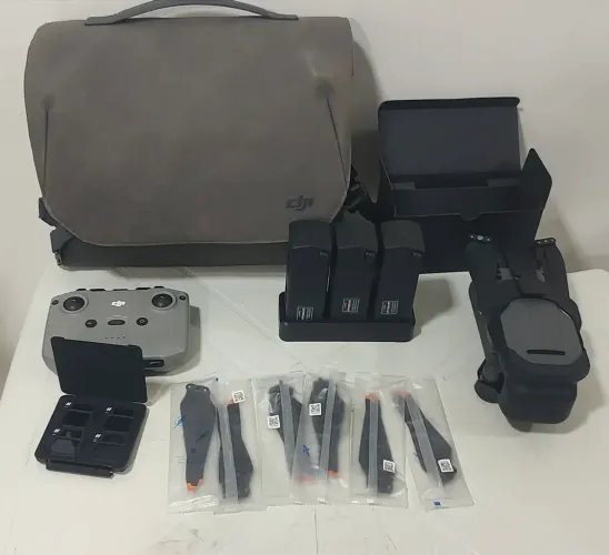 Drone DJI Mavic 3 Fly More Combo