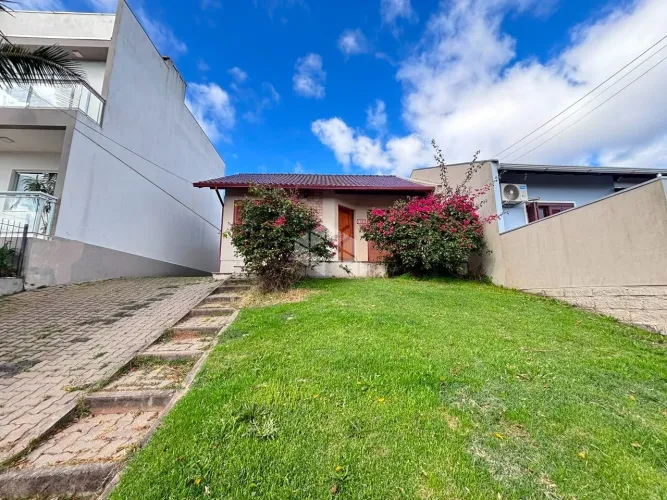 Casa de 01 dormitório com piscina em Linha Santa Cruz