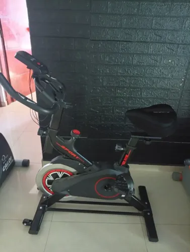 Bicicleta ergométrica semi nova