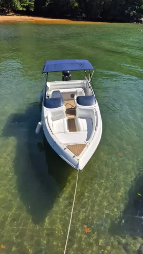 Lancha Coral 20" Mercury 115HP 4 Tempos