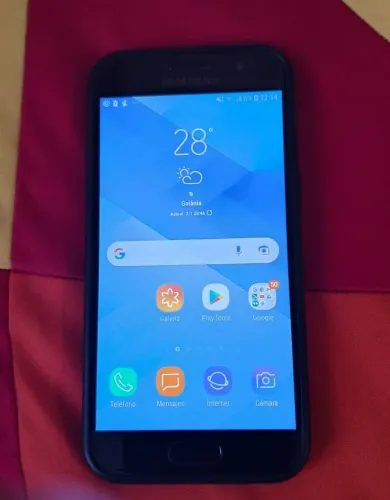 Celular Samsung Galaxy A3 Resistente à água.