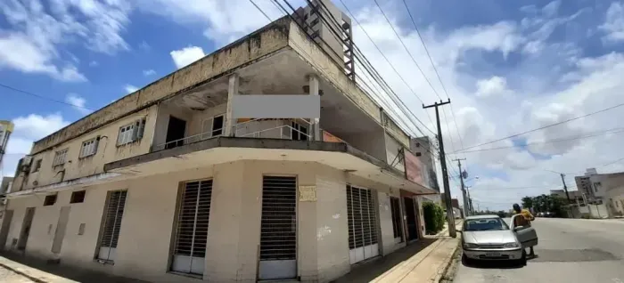 JB PRÉDIO DE ESQUINA COM PONTO COMERCIAL EM BARRO VERMELHO MEDINDO 650m².
