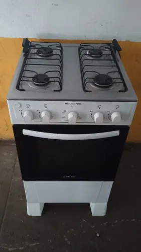 Fogão sem a tampa de vidro obs( tem que fazer a troca para gás normal)