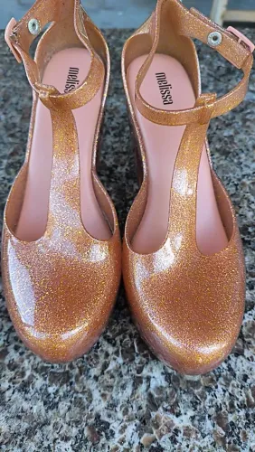 Sandalia Melissa peace Hell dourada com glitter num 39 original 