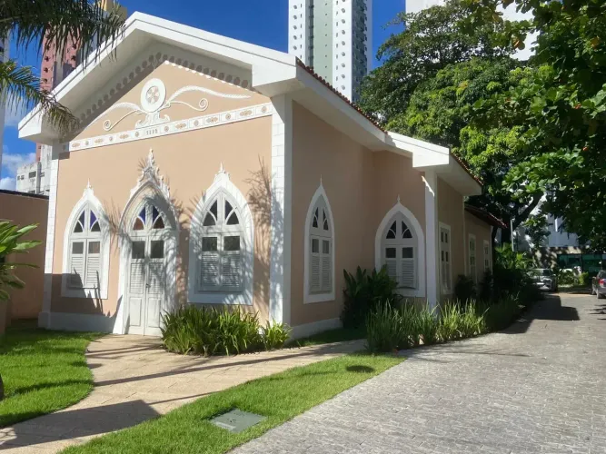 Casa comercial à venda no condomínio do Edifício Zélia Macedo