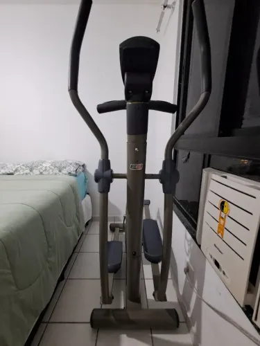 Eliptico marca Moviment profissional usado