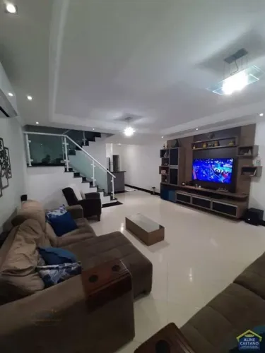 Casa em Vila Caiçara - Praia Grande, SP