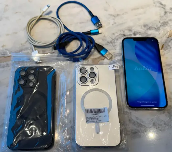 IPHONE 13 PRO + 2 capas + 3 cabos 