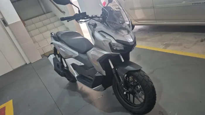 Honda ADV 160 impecável c 145 km 2026