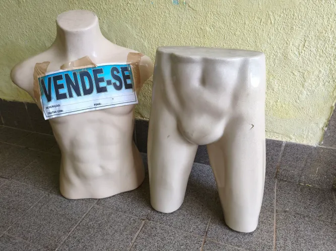 Manequim masculino semi-novo (vendido separado)