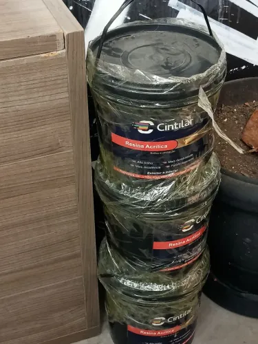 Resina acrílica cintilar