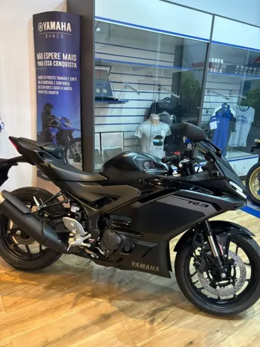 Yamaha YZF R-3 Connected 321/abs 2027 iate