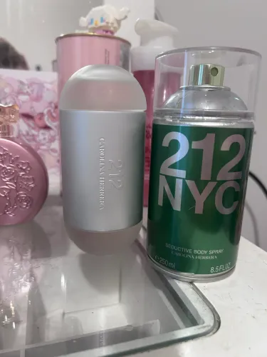 212 Carolina Herrera EDP + 212 NYC Body Spray (combinam muito)