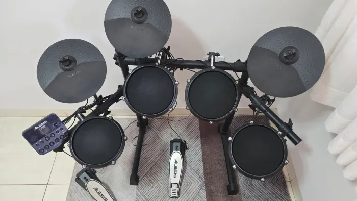 Bateria Eletrônica Alesis Turbo 