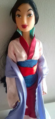 boneca clássica Mulan da Disney Store.ORIGINAL