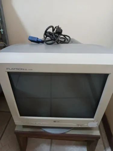Monitor LG no estado