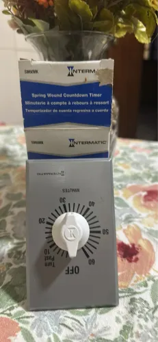 Temporizador mecânico de contagem regressiva da marca Intermatic, modelo SW60MK