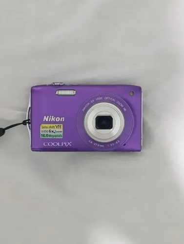 Cybershot Camera Nikon S3300