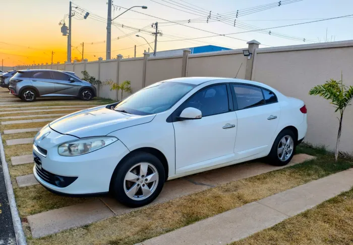 Renault Fluence Sed. Dynamique 2.0 16V Flex Aut. 2014