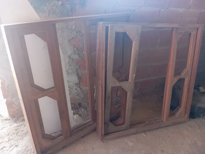 2 janelas coloniais + 1 aduela de brinde