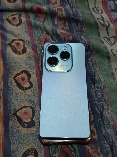 Celular infinix hot 40 pro 256 GB