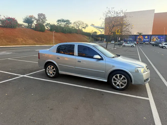 Chevrolet Astra Sed. Advant. 2.0 8V MPFI Flexp. 4P 2011