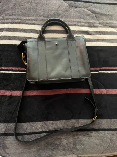 Bolsa de couro estruturada - novíssima