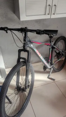 Bicicleta pouco usada