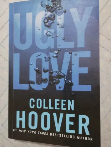 Ugly Love Colleen Hoover. Livro em inglês