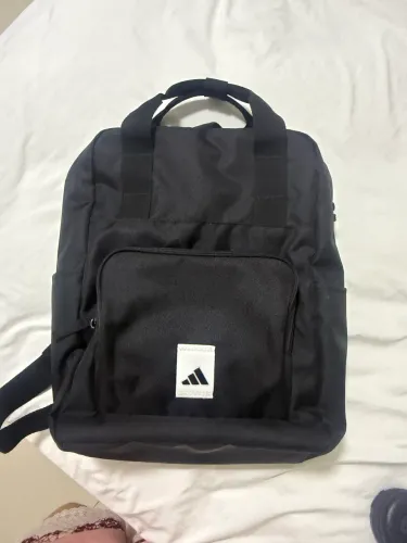 Mochila Adidas nova 