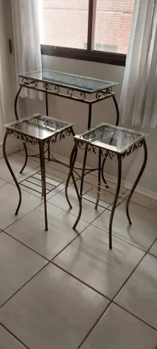 Conjunto aparador e mesas
