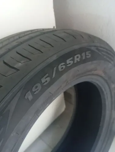Pneu 195/65-15 em perfeito estado