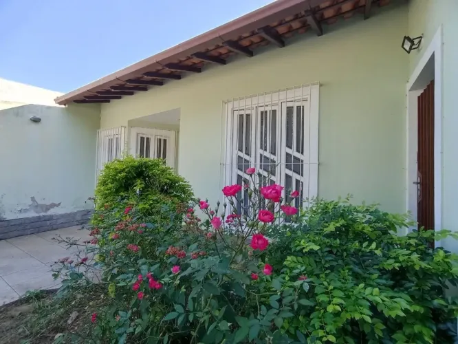 Casa Linear de 3 dormitórios sendo 1 suite mais terraço no Jardim Tiradentes!