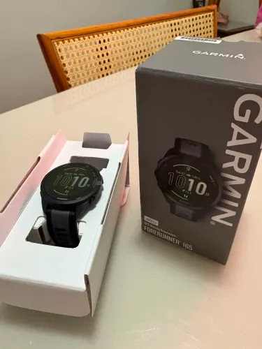Garmin forerunner 165 AMOLED na caixa Branco/preto