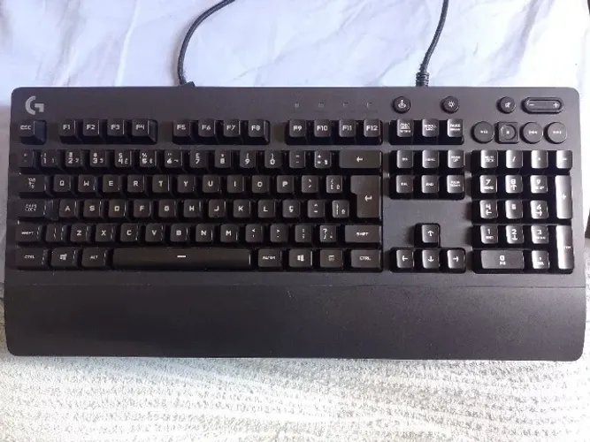 Vendo teclado gamer logitech g213 software valo de 100 reais até sábado para quem vi busca