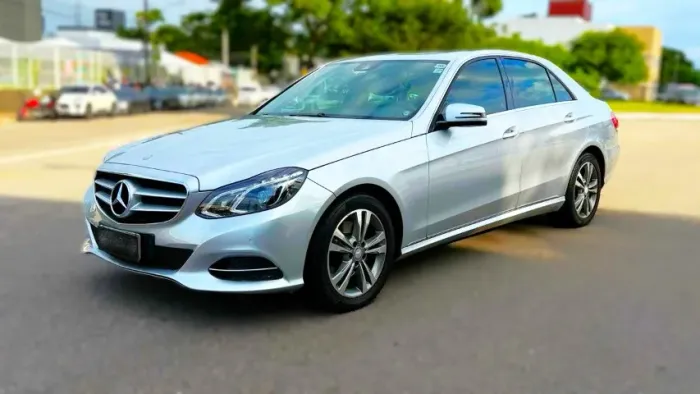 Mercedes-Benz E-250 CGI Avantgarde 2.0 TB 211cv Aut. 2014