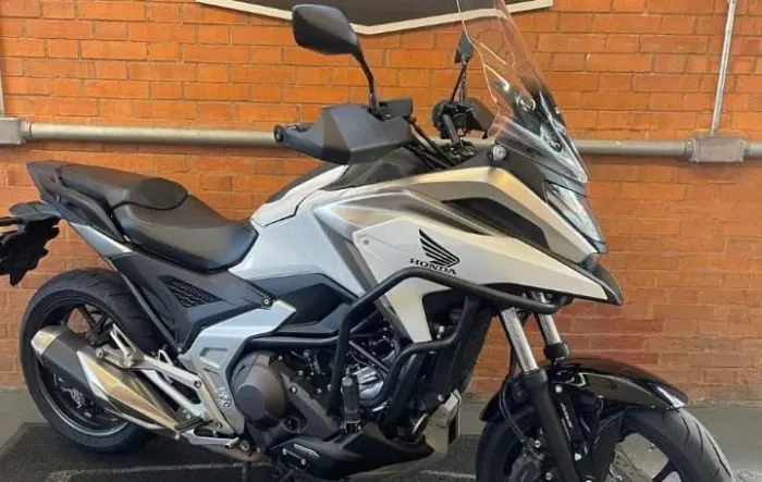 NC 750 DCT baixo km 21 moto para pessoas exigentes aceito troca por menor cc