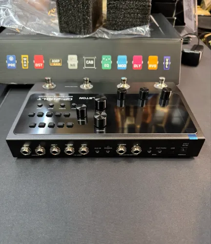 Pedaleira de guitarra Valeton gp200lt nova