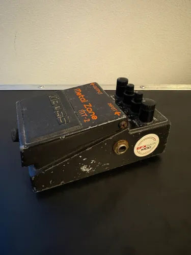 Pedal Boss MT-2 Metal Zone com MOD EFX Custom Effects