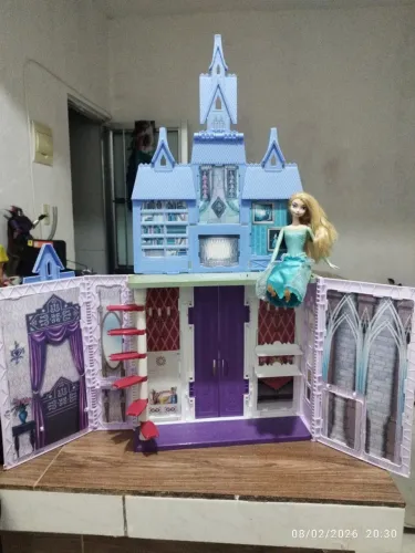 Castelo Básico Frozen 2 vira maleta Disney Frozen<br>