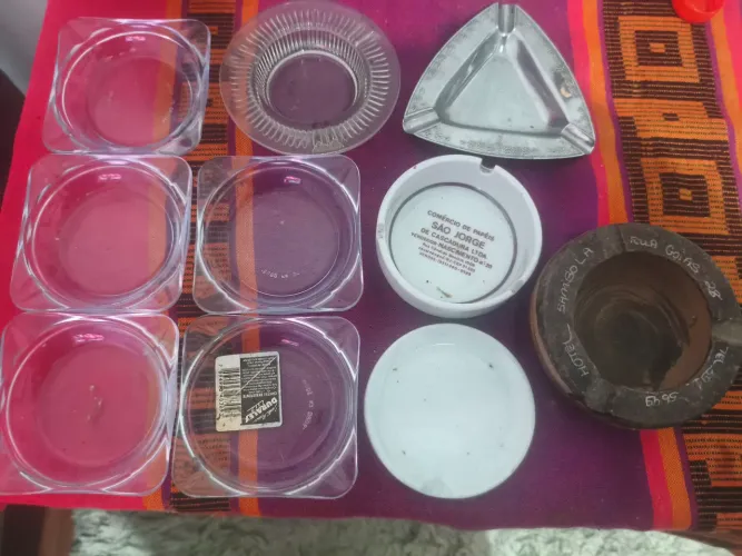 10 cinzeiros novos
