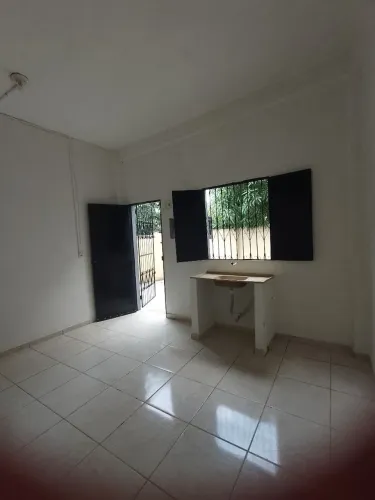 Aluga se uma kitnet no bairro lírio do vale