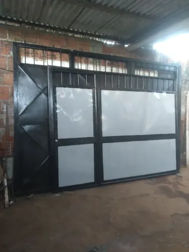 Vende se portao de garagem no precinho enteresado é só fala
