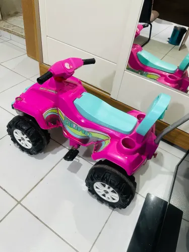 Carrinho Infantil a Pedal com Empurrador - Rosa