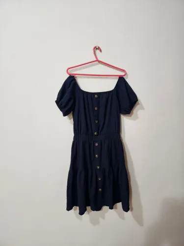 Vestido azul marinho ombro a ombro